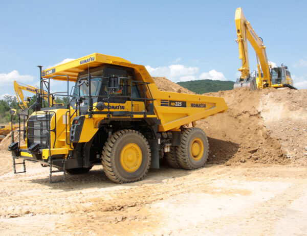 Komatsu HD325-8 Dump Truck 02 Komatsu HD325-8 Dump Truck