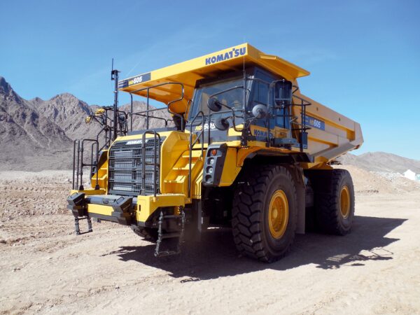 Komatsu HD325-8 Dump Truck 03 Komatsu HD325-8 Dump Truck