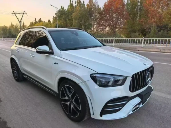 Mercedes-AMG GLE 53 4MATIC+ SUV 03 Mercedes-AMG GLE 53 4MATIC+ SUV